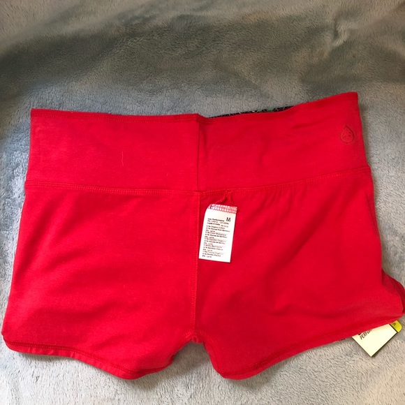 Task Performance reversible Move Your Booty Short - Picture 4 of 5